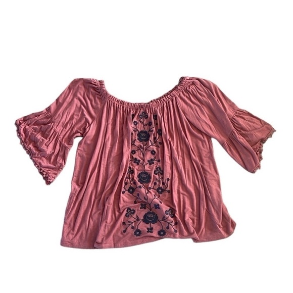 Francesca's Size Small Red Bohemian Style Bell Sleeve Floral Embroidered Top. - Picture 2 of 7
